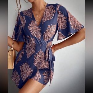 Allover Leaf Print Butterfly Sleeve Wrap Tie Side Cut Out Romper